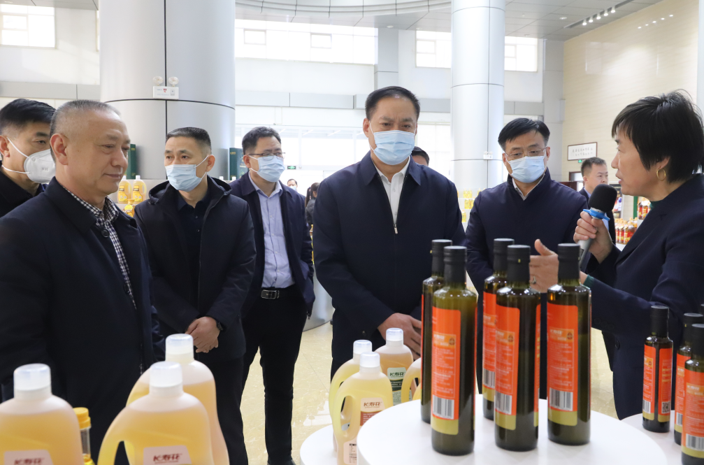 濱州市副市長、市公安局局長郝建來山東三星集團督導食品安全“兩個責任”工作機制落實情況