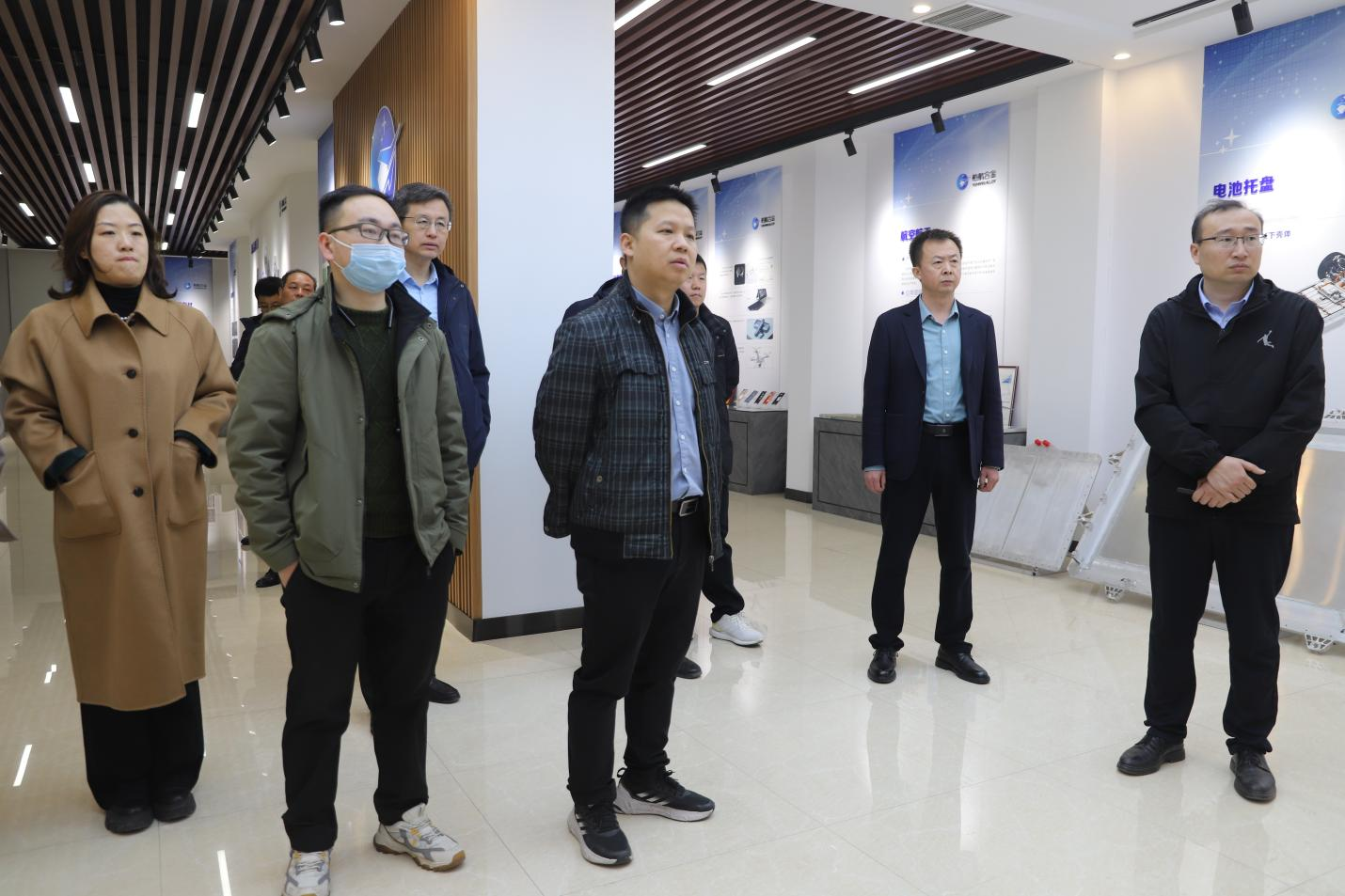 工信部原材料司有色金屬與稀土處副處長(zhǎng)江川來(lái)山東三星集團(tuán)調(diào)研