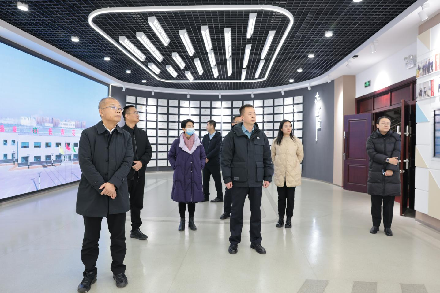 省宏觀經(jīng)濟研究院調(diào)研組來山東三星集團調(diào)研