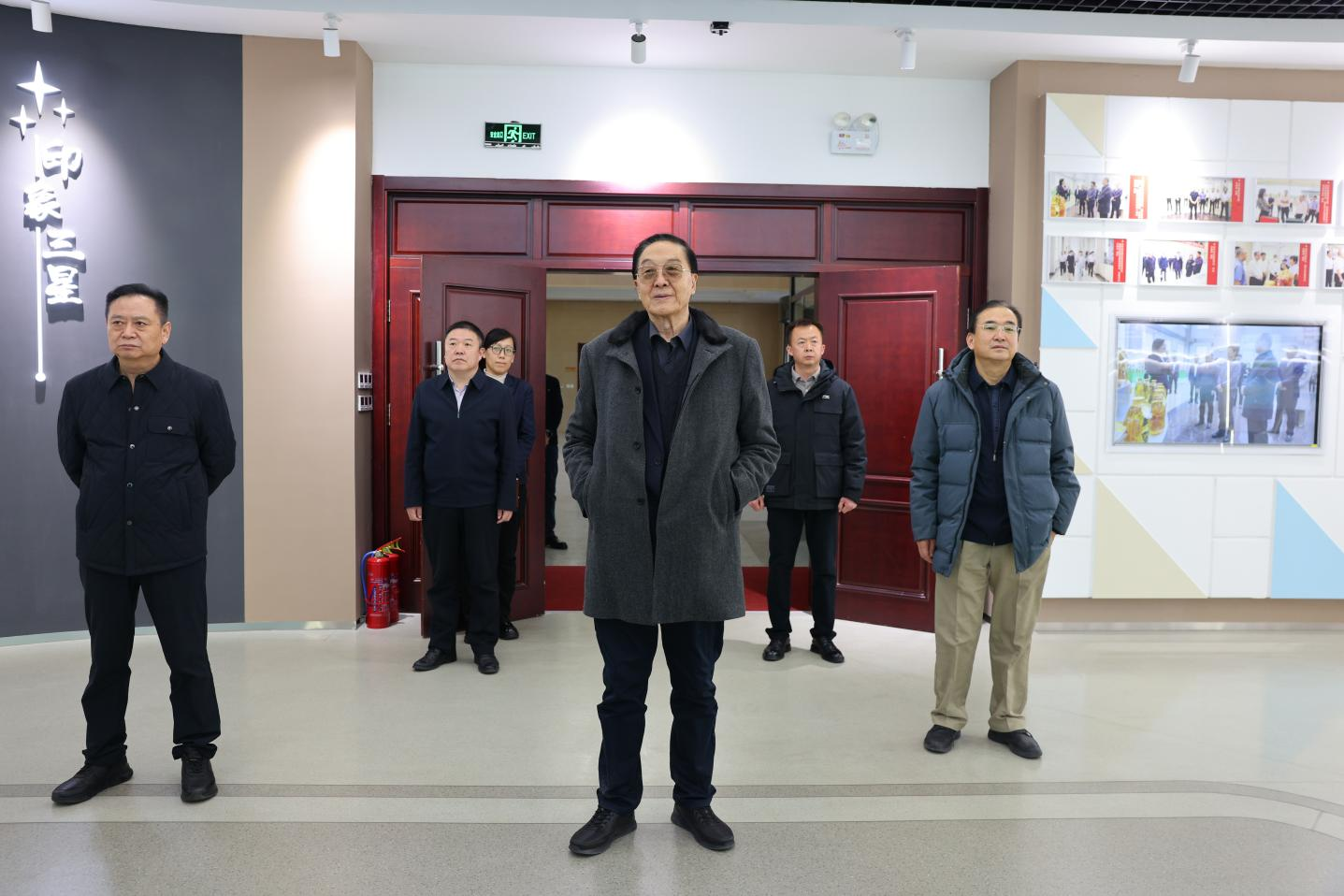 原衛(wèi)生部副部長、中國保健協(xié)會榮譽理事長張鳳樓一行來山東三星集團(tuán)調(diào)研指導(dǎo)