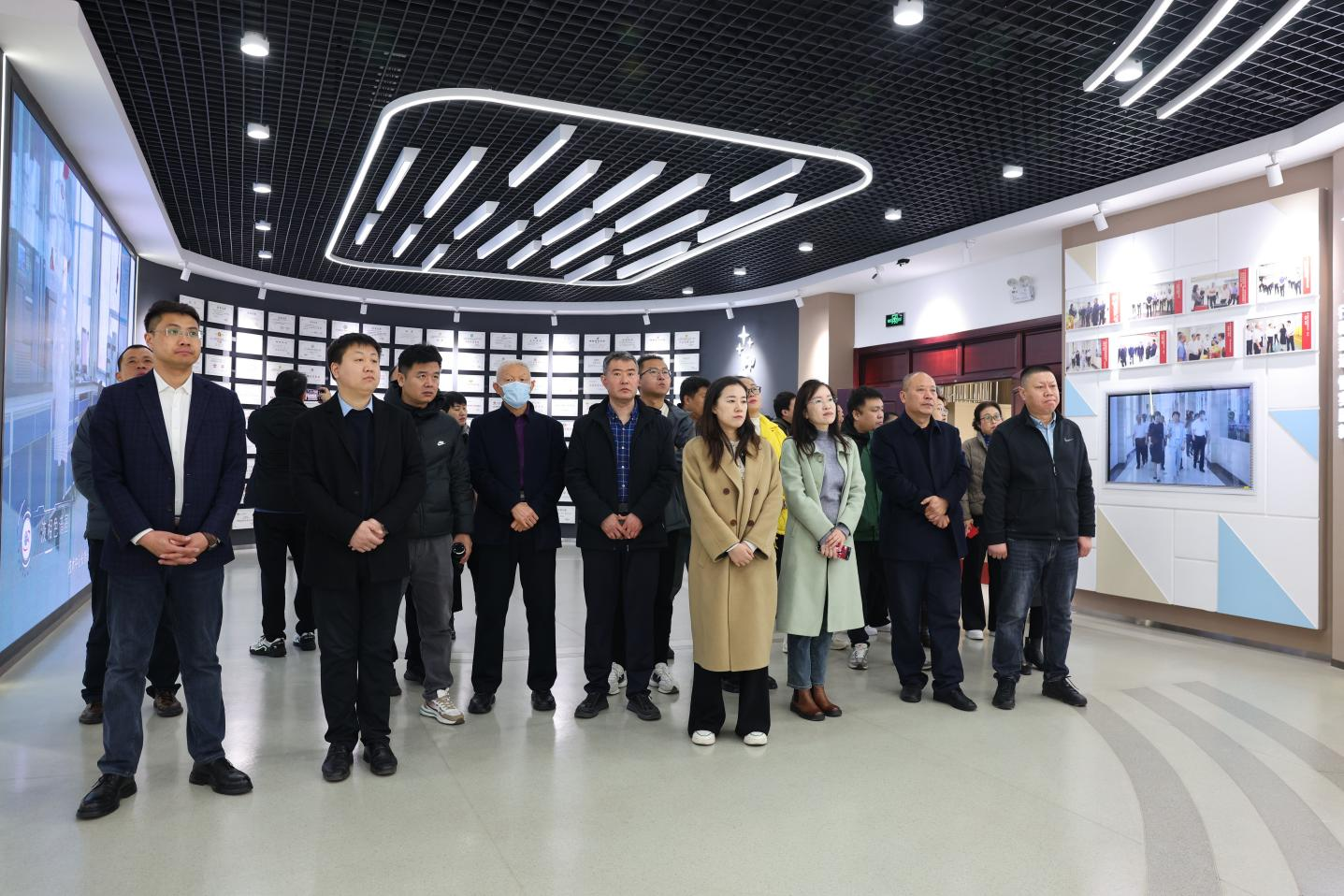 周村經濟開發(fā)區(qū)基層黨組織來山東三星集團參觀學習