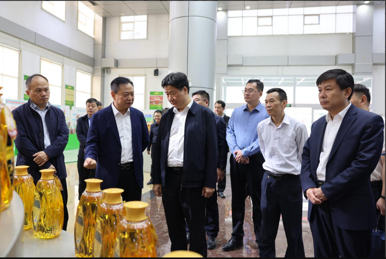 廣東省市場監(jiān)管局黨組成員、副局長郭宇華一行來山東三星集團調研